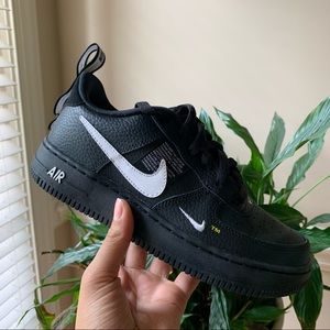 AIR FORCE 1 LV8 UTILITY (GS) SOLD